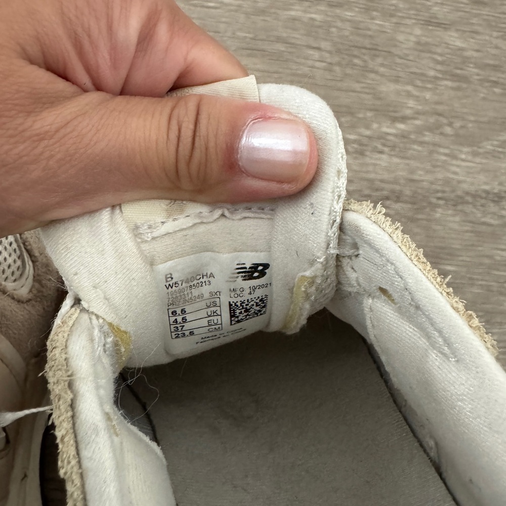 New Balance 57/40 Sea Salt Sneakers Women’s 6.5 - Picture 8 of 8